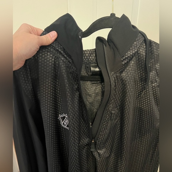 NHL Adidas quarter zip with hidden hood. Climastorm size XL (G100) - Picture 14 of 14